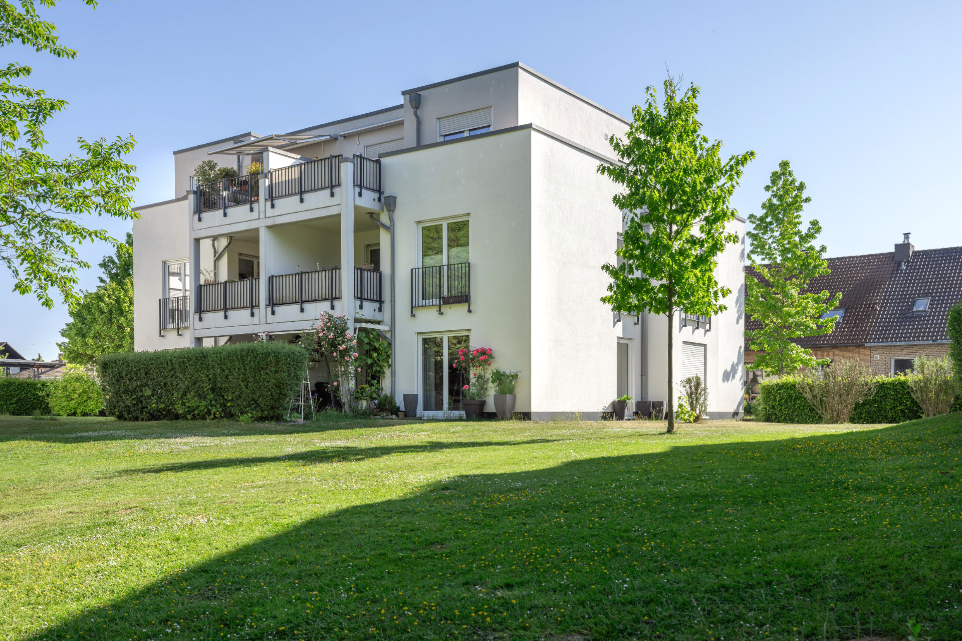 Pastor-Hochhard-Str. 1 - Bild 2