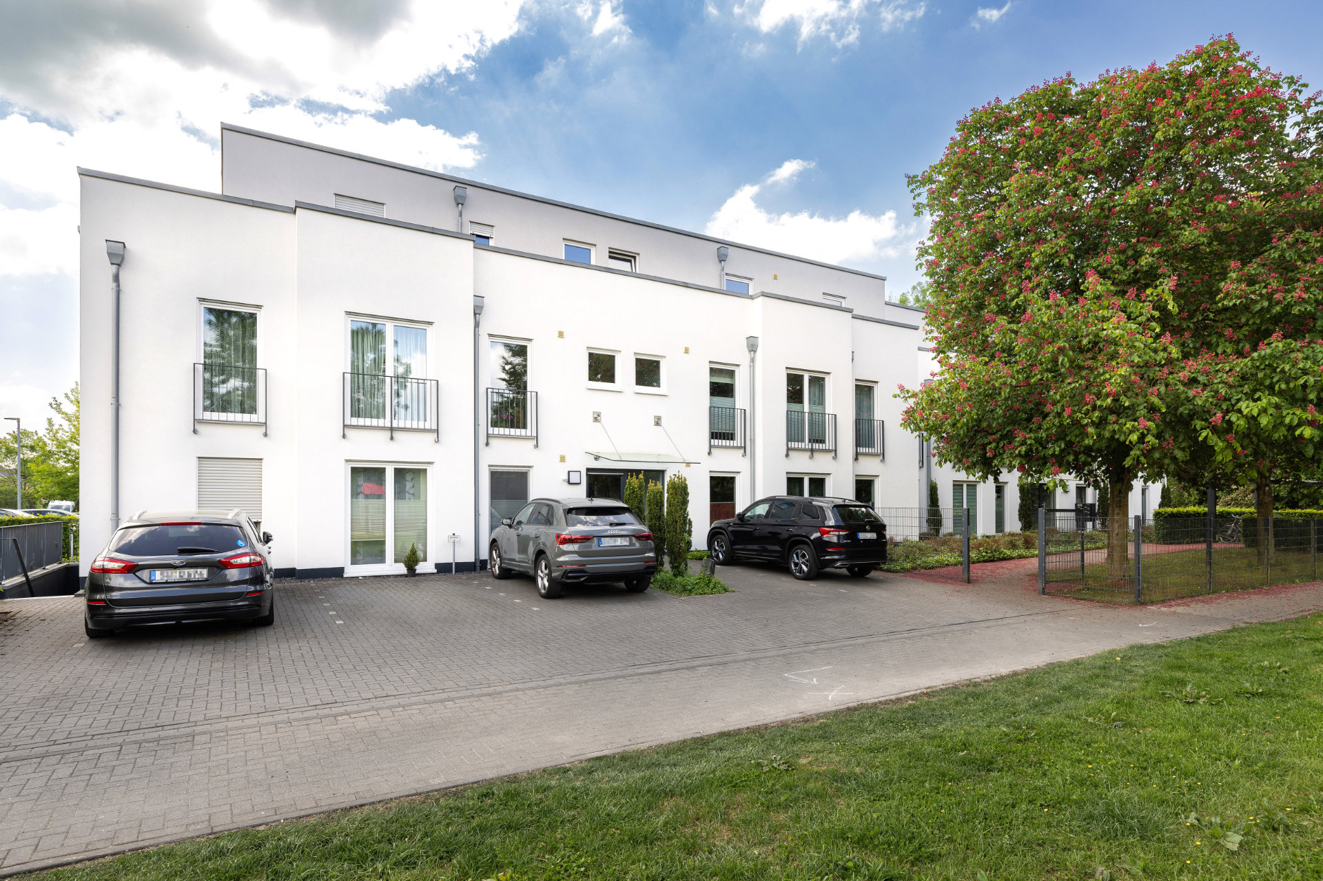 Pastor-Hochhard-Str. 7 - Bild 1